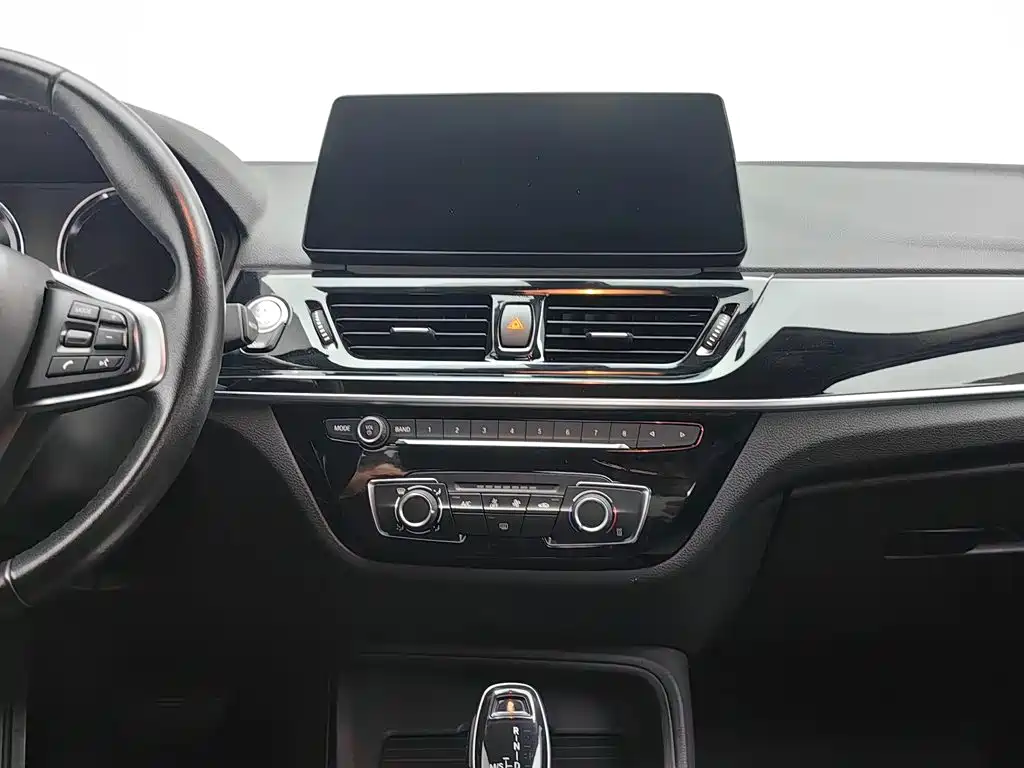 BMW 1 Series 2022 — фото 12