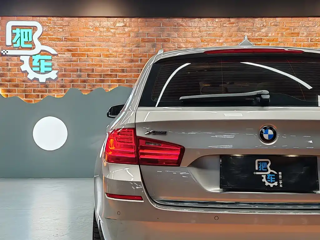 BMW 5 Series 2015 — фото 14