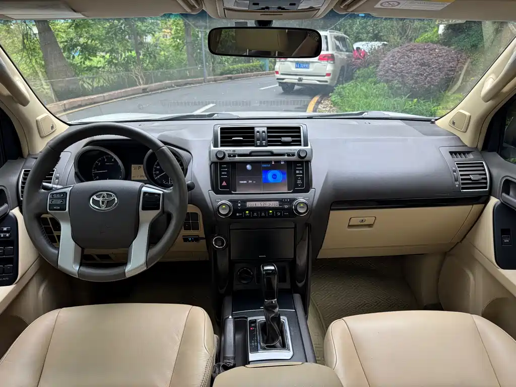 Toyota Prado 2016 — фото 11