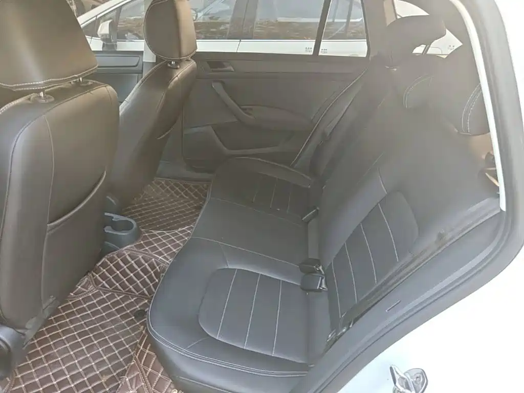 Skoda Rapid Spaceback 2021 — фото 17