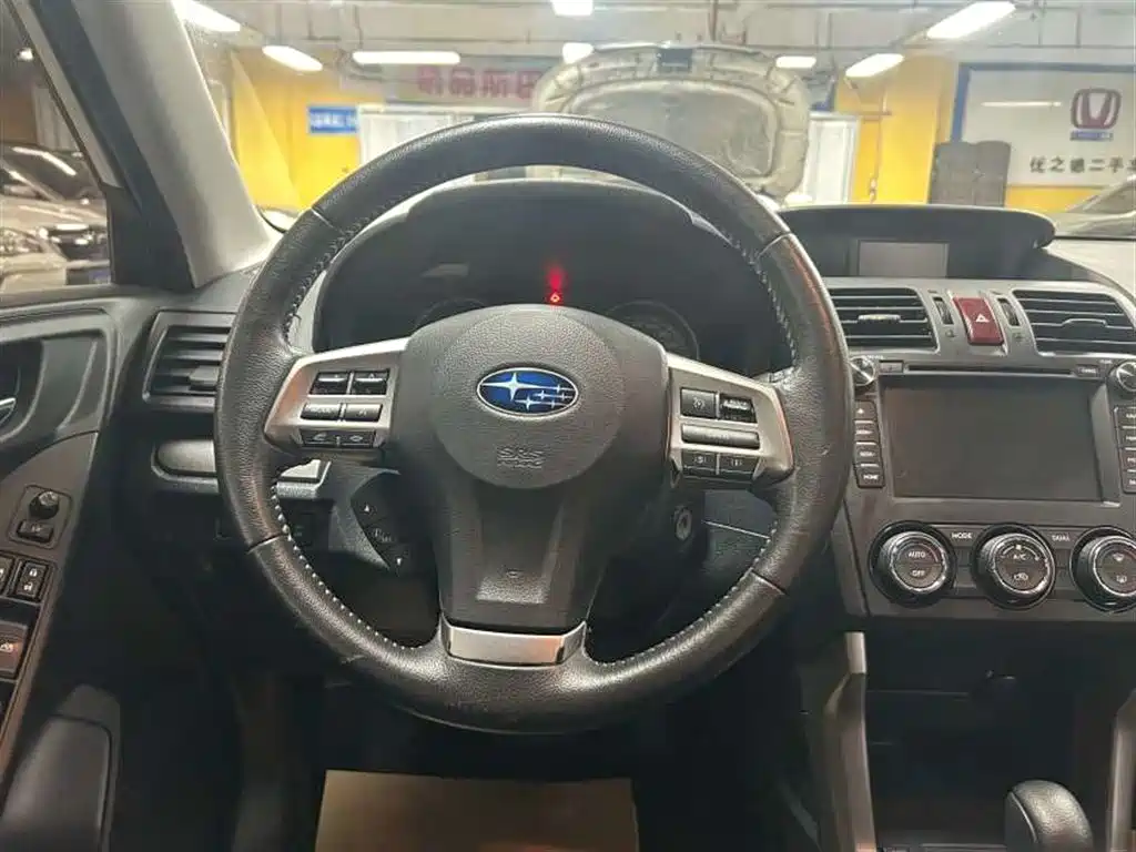 Subaru Forester 2015 — фото 13
