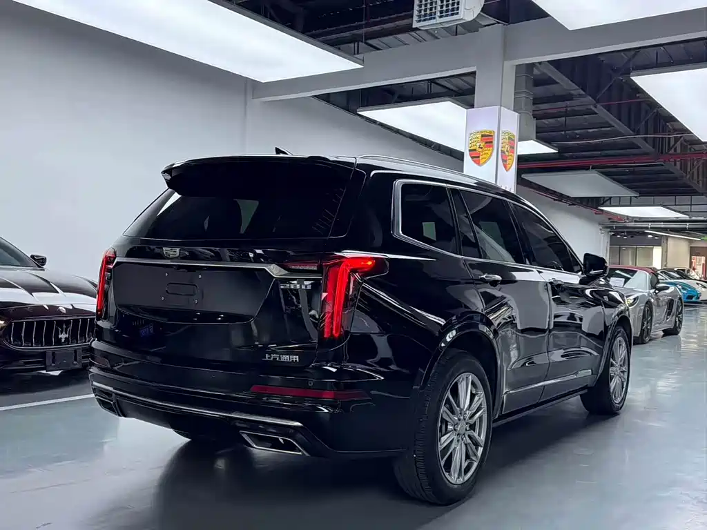Cadillac XT6 2022 — фото 21