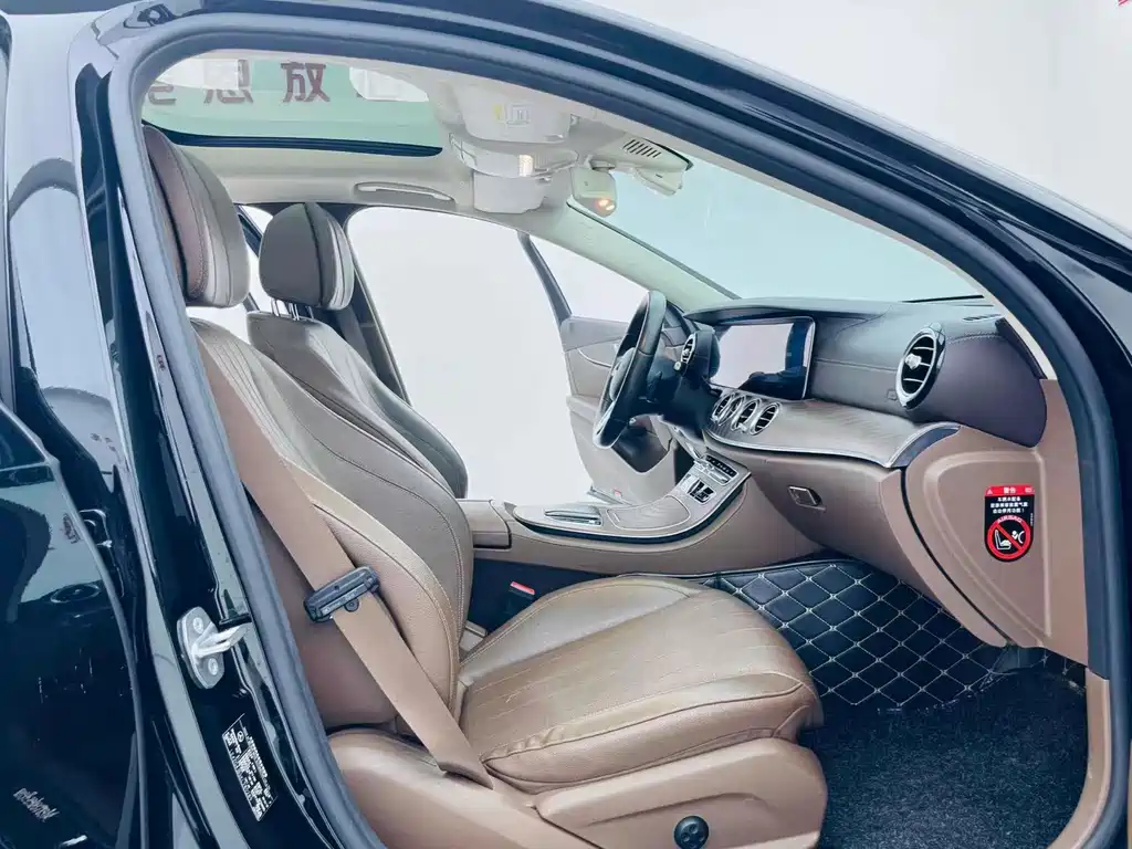 Mercedes-Benz E-Class 2019 — фото 13