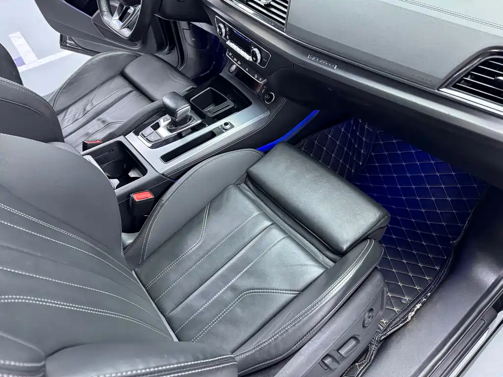 Audi Q5L 2022 — фото 11