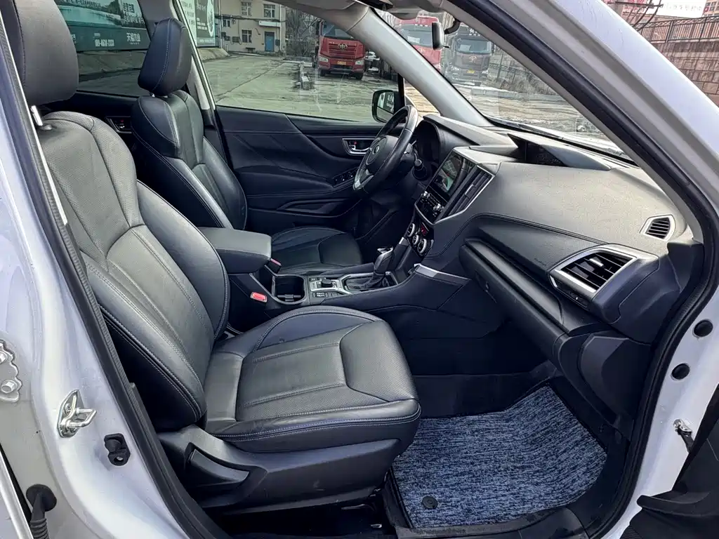 Subaru Forester 2022 — фото 22
