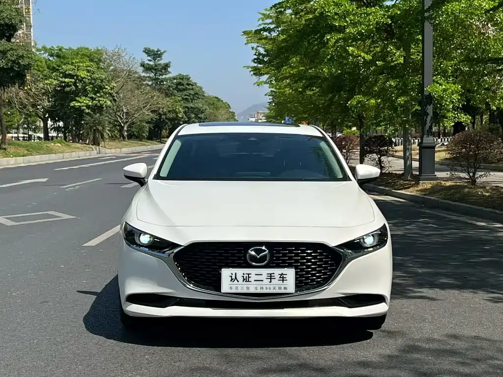 Mazda 3 Axela 2023 — фото 2
