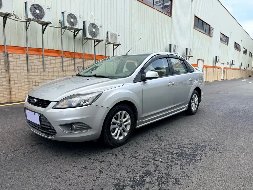 Ford Focus 2015 — фото 1