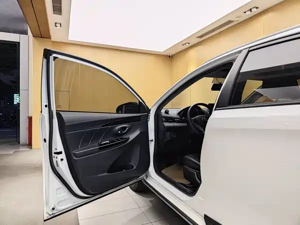 Toyota Yaris L 2020