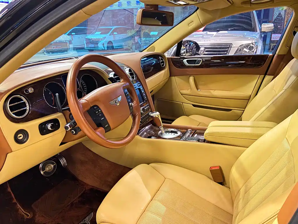 Bentley Flying Spur 2010 — фото 10