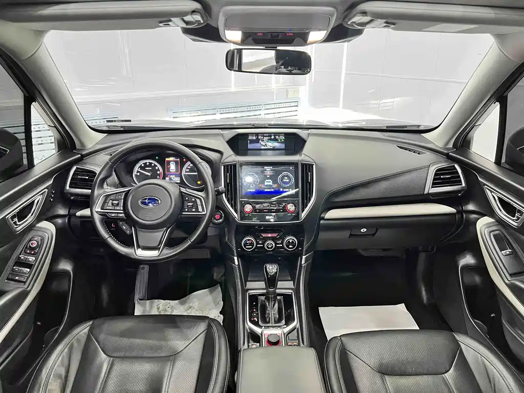 Subaru Forester 2022 — фото 15