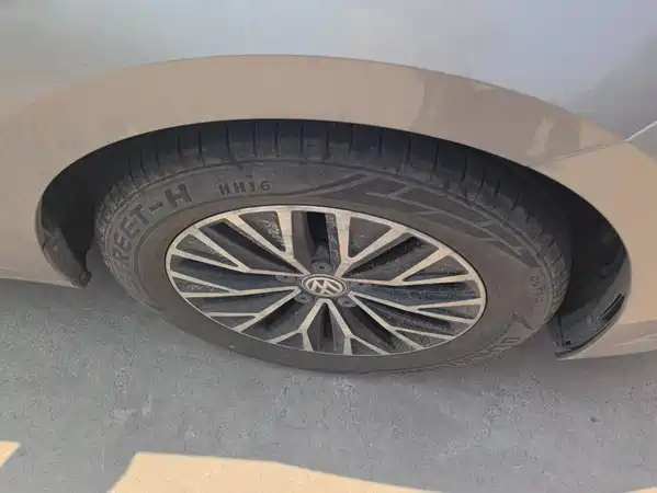 Volkswagen Sagitar 2019