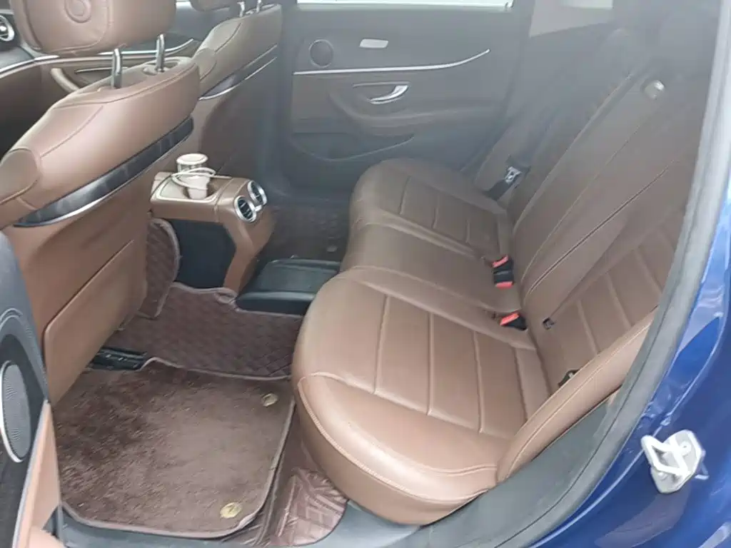 Mercedes-Benz E-Class 2019 — фото 17
