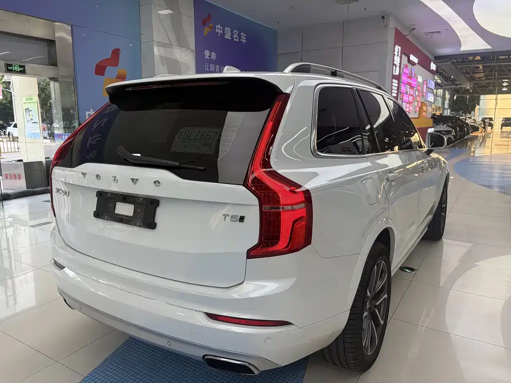 Volvo XC90 2017 — фото 15