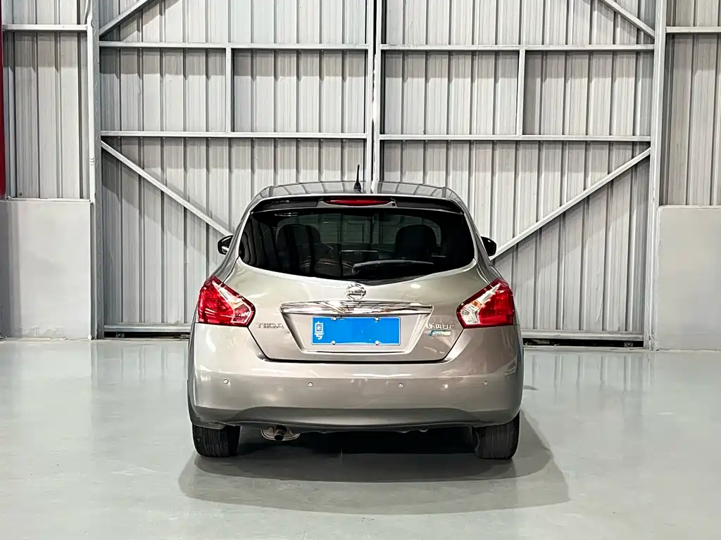 Nissan Tiida 2015 — фото 8