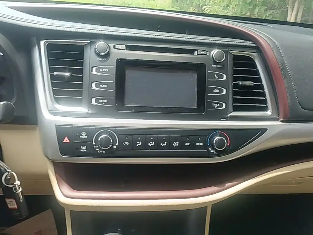 Toyota Highlander 2017 — фото 13
