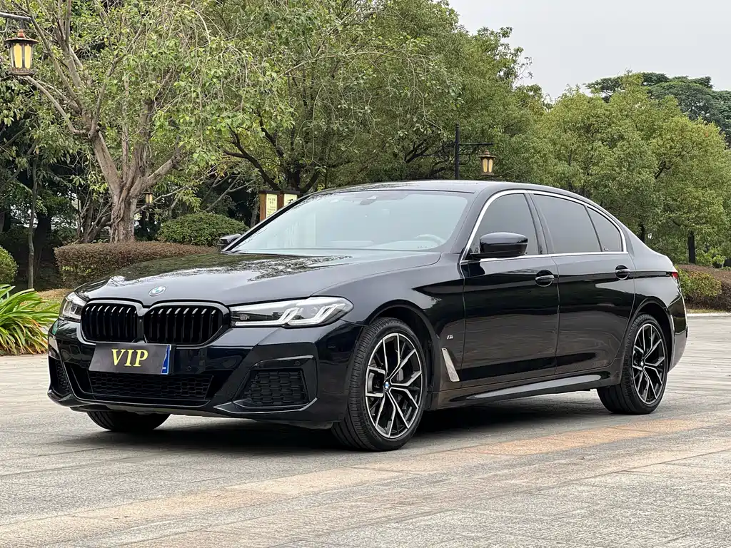 BMW 5 Series 2023 — фото 1