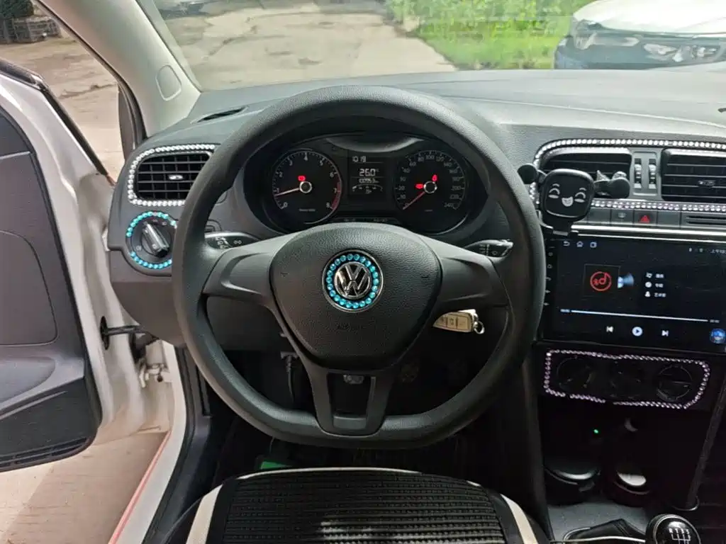 Volkswagen Polo 2015 — фото 11