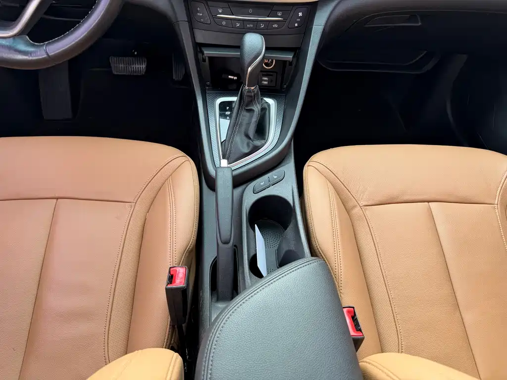 Buick Excelle 2017 — фото 12