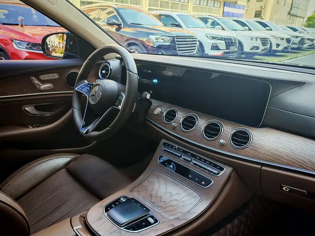Mercedes-Benz E-Class 2022 — фото 19