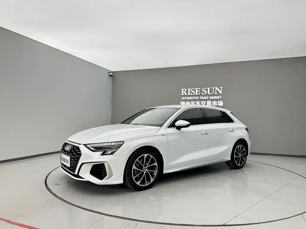 Audi A3 2021 — фото 1