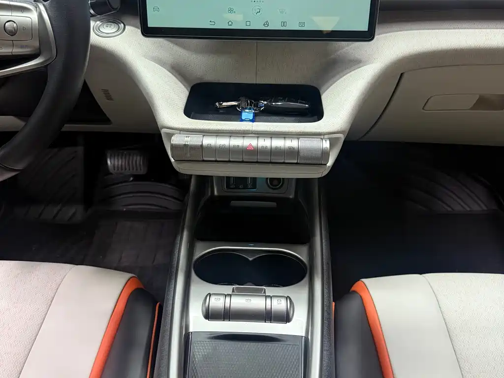 BYD Dolphin 2022 — фото 12