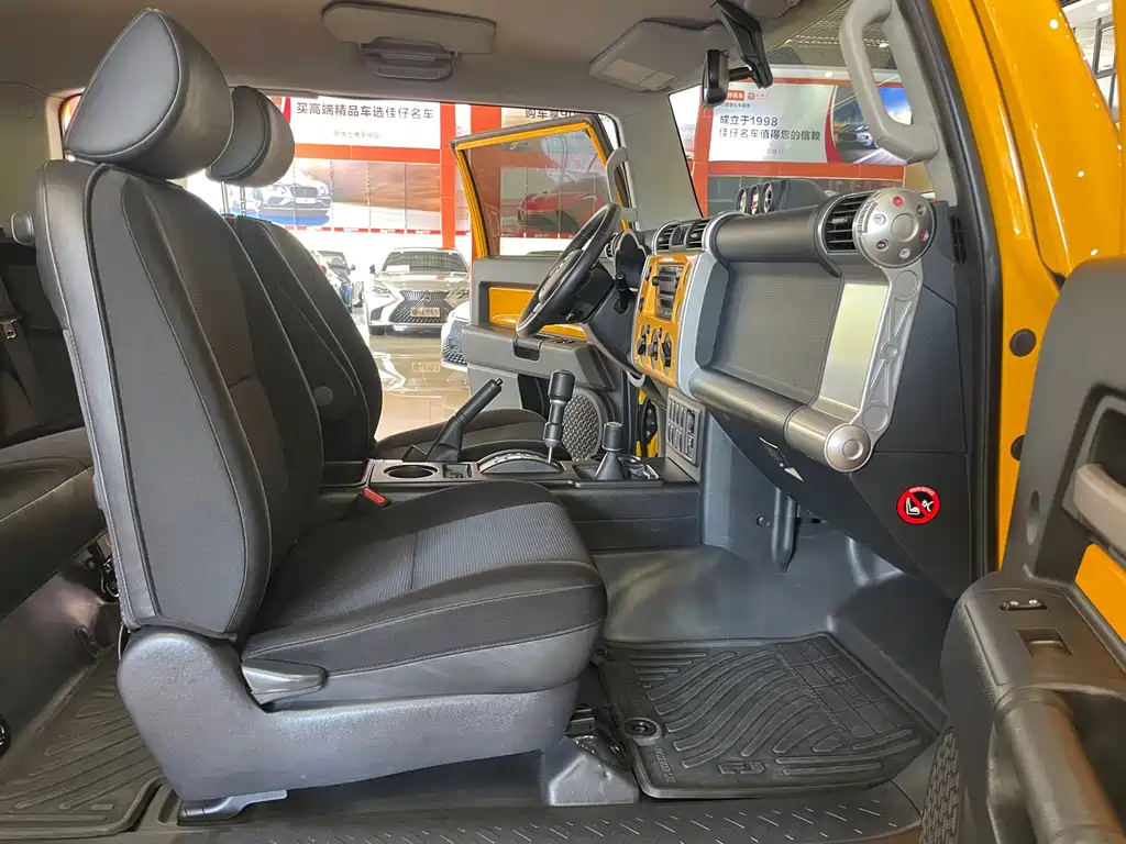 Toyota FJ Cruiser 2019 — фото 20