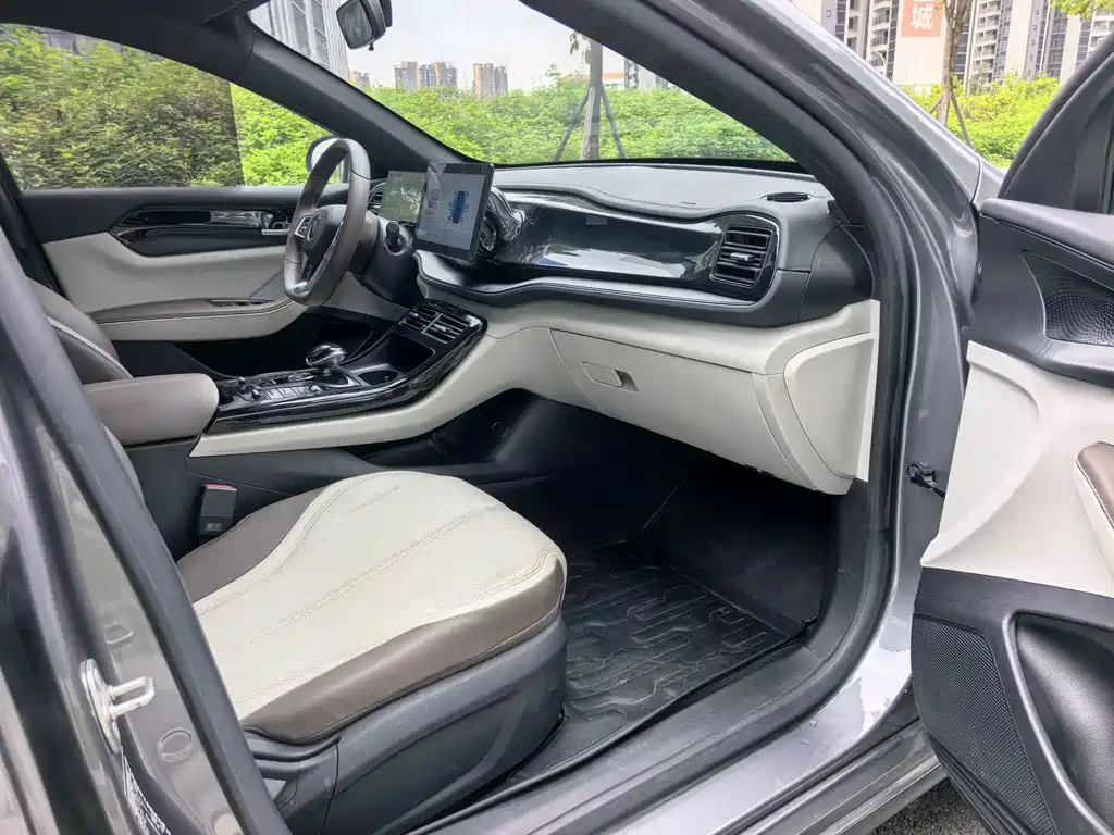 BYD Qin PLUS 2023 — фото 18
