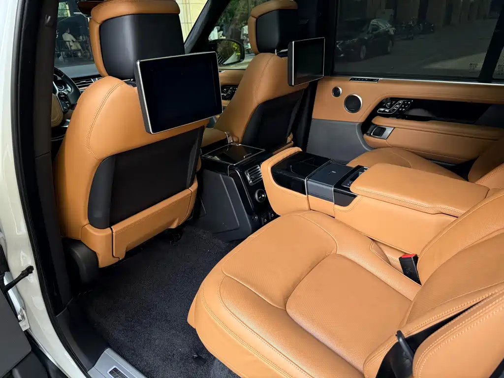 Land Rover Range Rover 2022 — фото 11