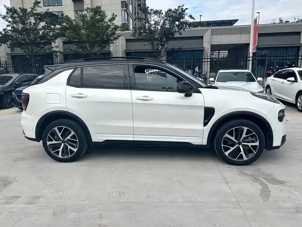 Lynk & Co 01 2021