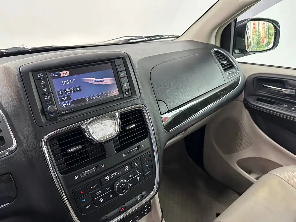 Chrysler Grand Voyager 2014 — фото 14