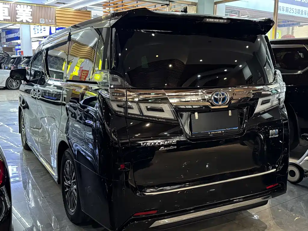 Toyota Vellfire 2021 — фото 4