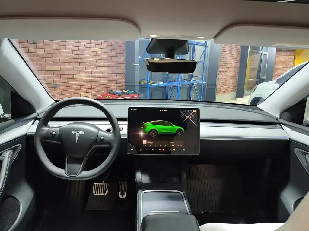 Tesla Model Y 2023 — фото 12