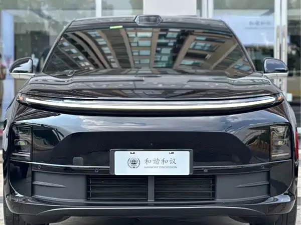 Li Auto L6 2025