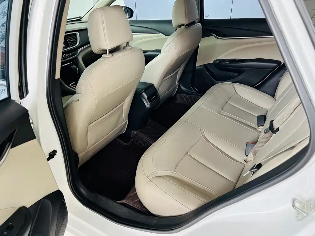 Buick Excelle 2019 — фото 23