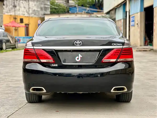 Toyota Crown 2012