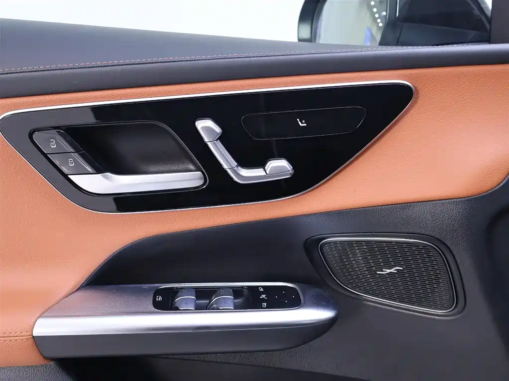 Mercedes-Benz GLC 2023 — фото 17