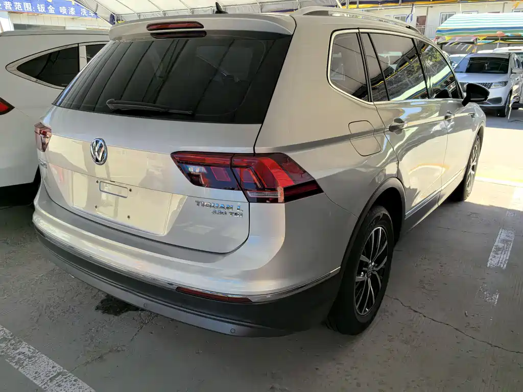 Volkswagen Tiguan L 2018 — фото 6