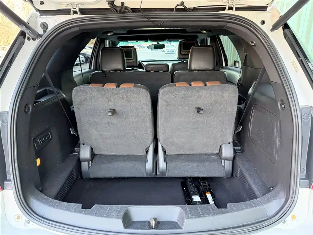 Ford Explorer 2015 — фото 11