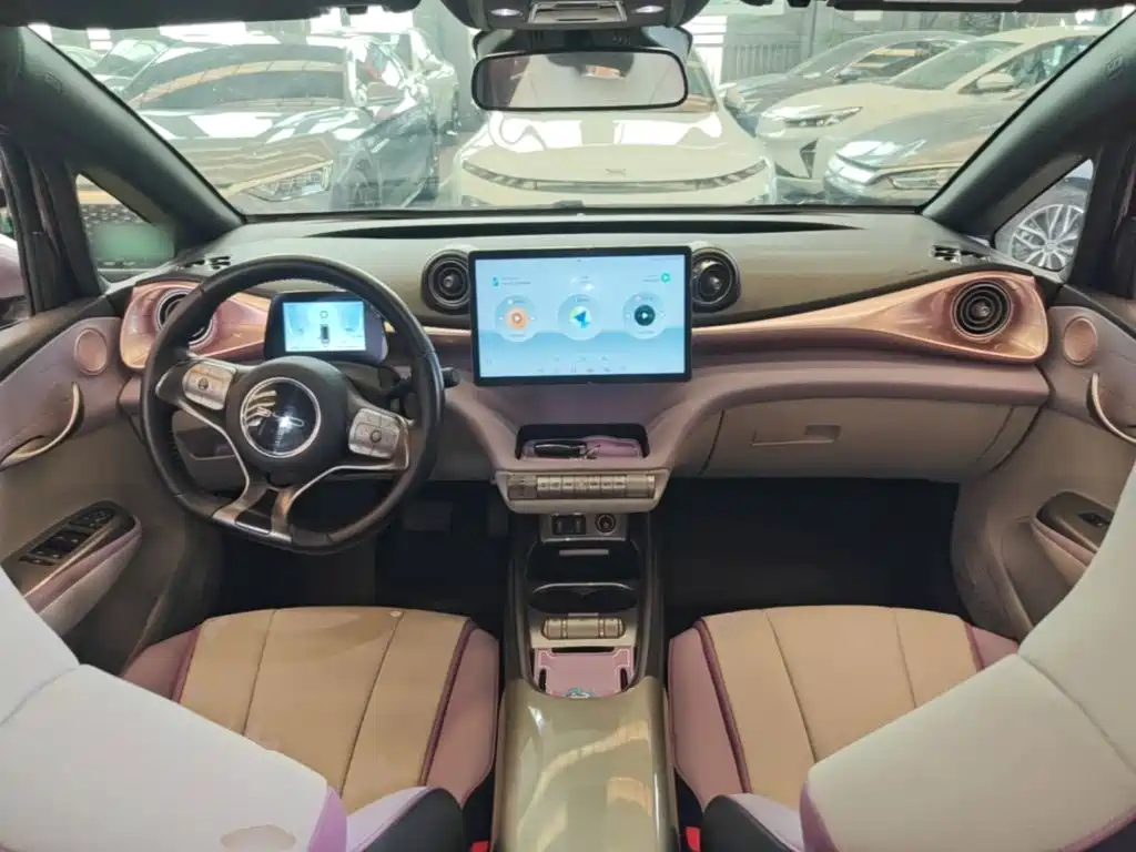 BYD Dolphin 2022 — фото 10