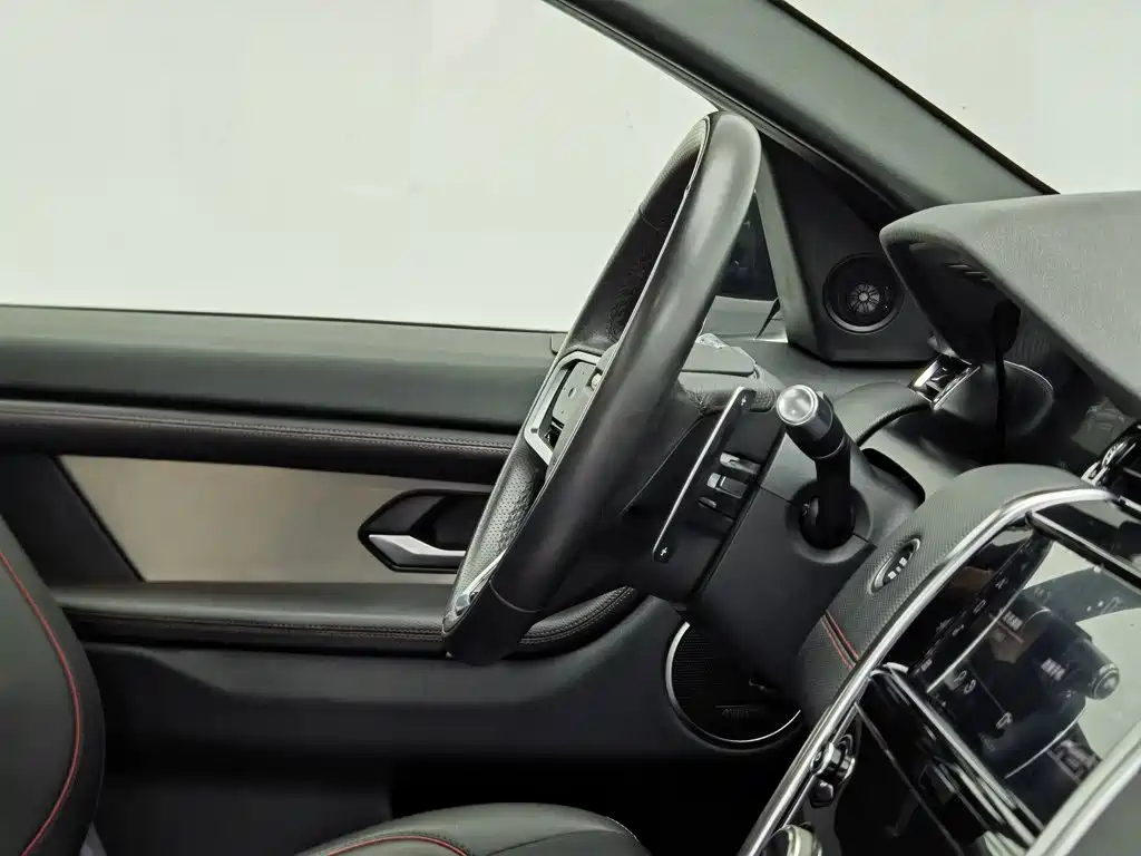Land Rover Discovery Sport 2023 — фото 22