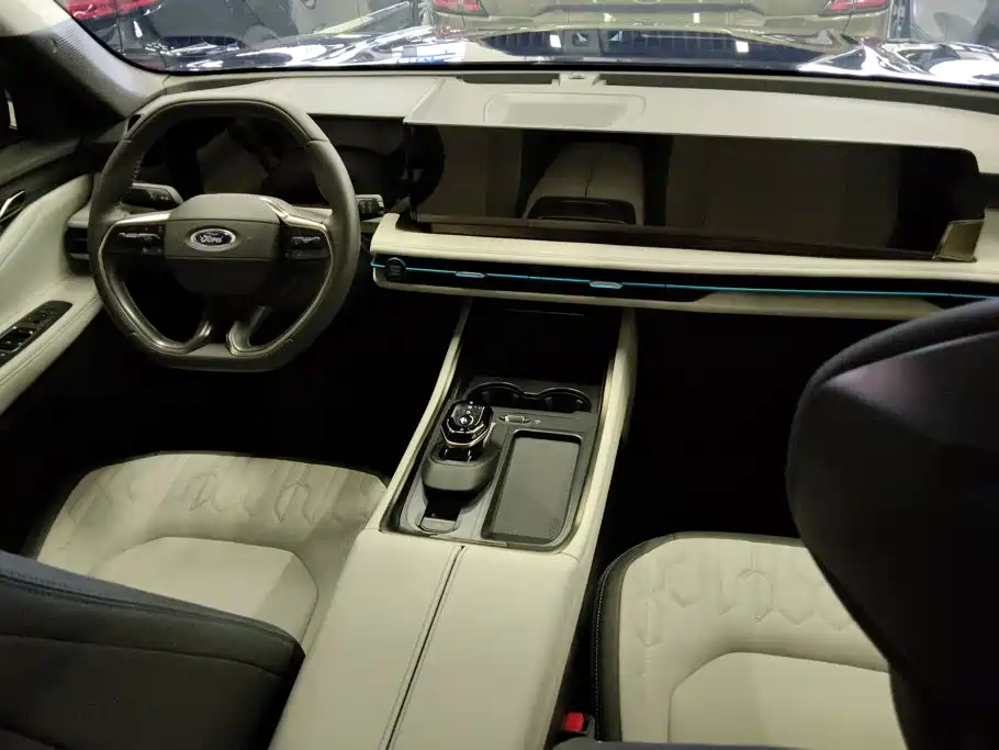 Ford Edge 2024 — фото 12