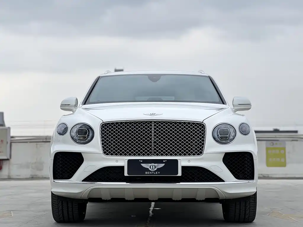 Bentley Bentayga 2022 — фото 3