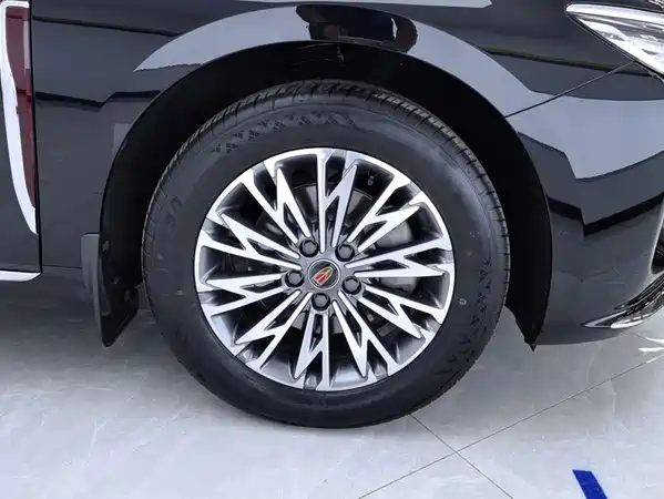 Hongqi H5 2025