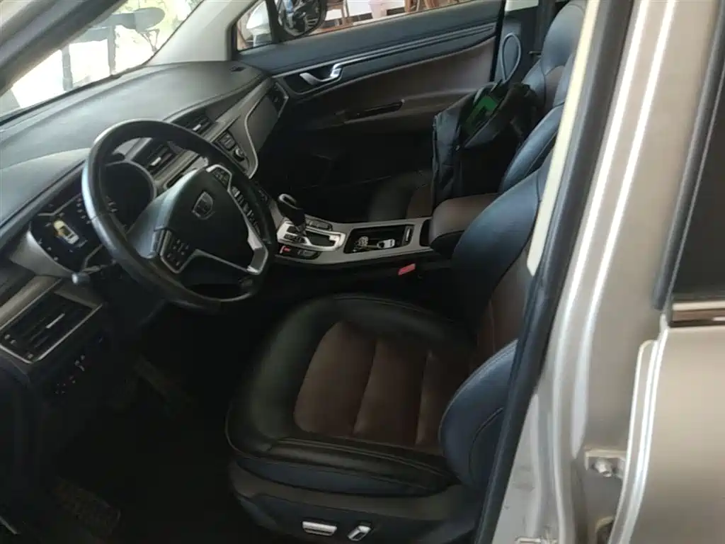 Geely Emgrand GS 2018 — фото 15