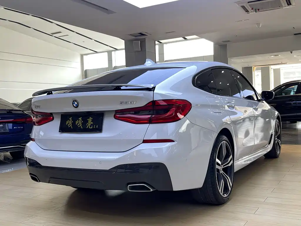 BMW 6 Series GT 2022 — фото 11