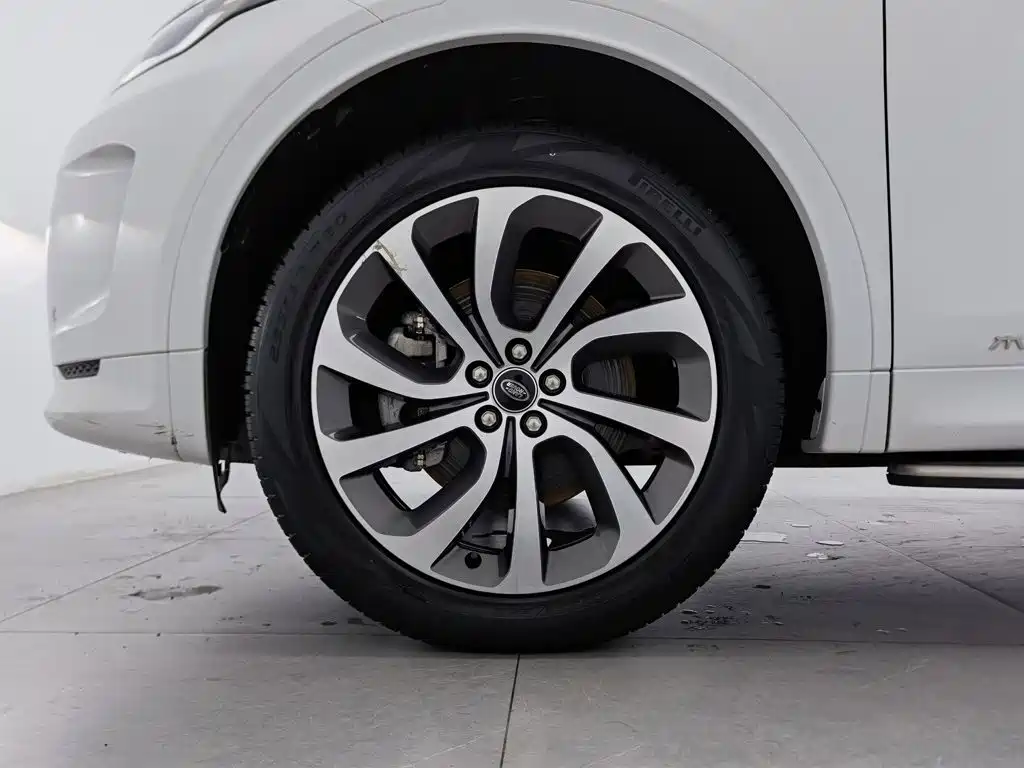 Land Rover Discovery Sport 2023 — фото 17