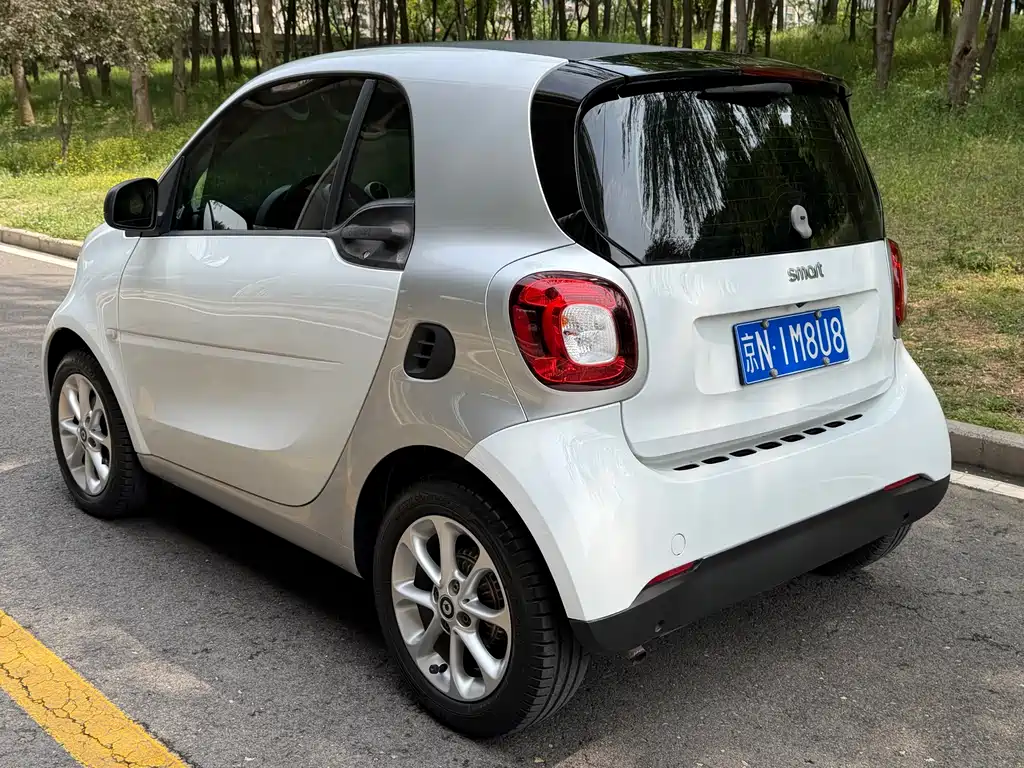 smart Fortwo 2016 — фото 9
