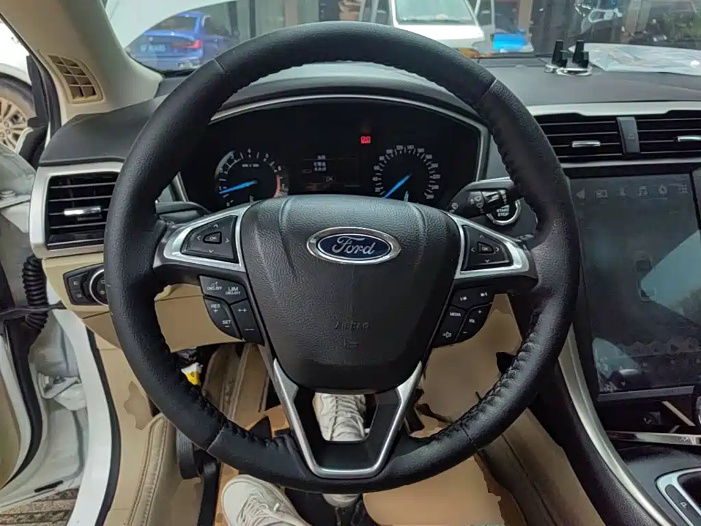 Ford Mondeo 2014 — фото 11