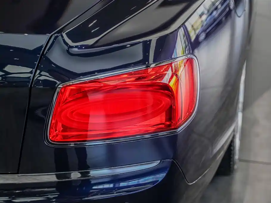 Bentley Flying Spur 2016 — фото 17
