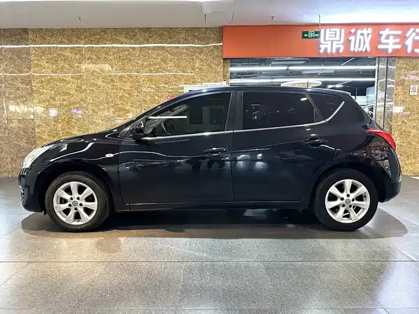 Nissan Tiida 2011